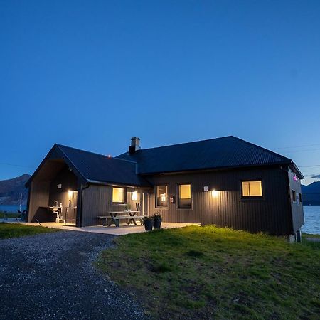 Bedehuset Basecamp Senja Hotel Skaland Ngoại thất bức ảnh