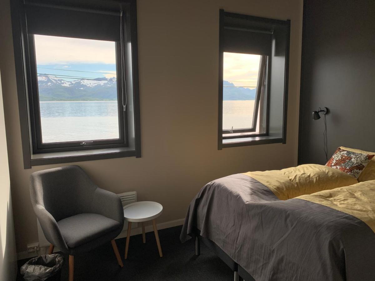 Bedehuset Basecamp Senja Hotel Skaland Ngoại thất bức ảnh